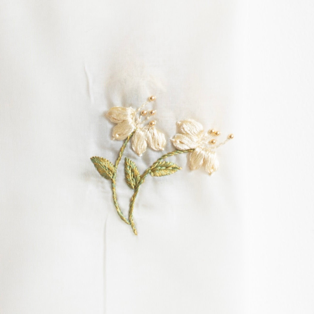 DK4-06 Scattered Beads Home Hijab — Off-White