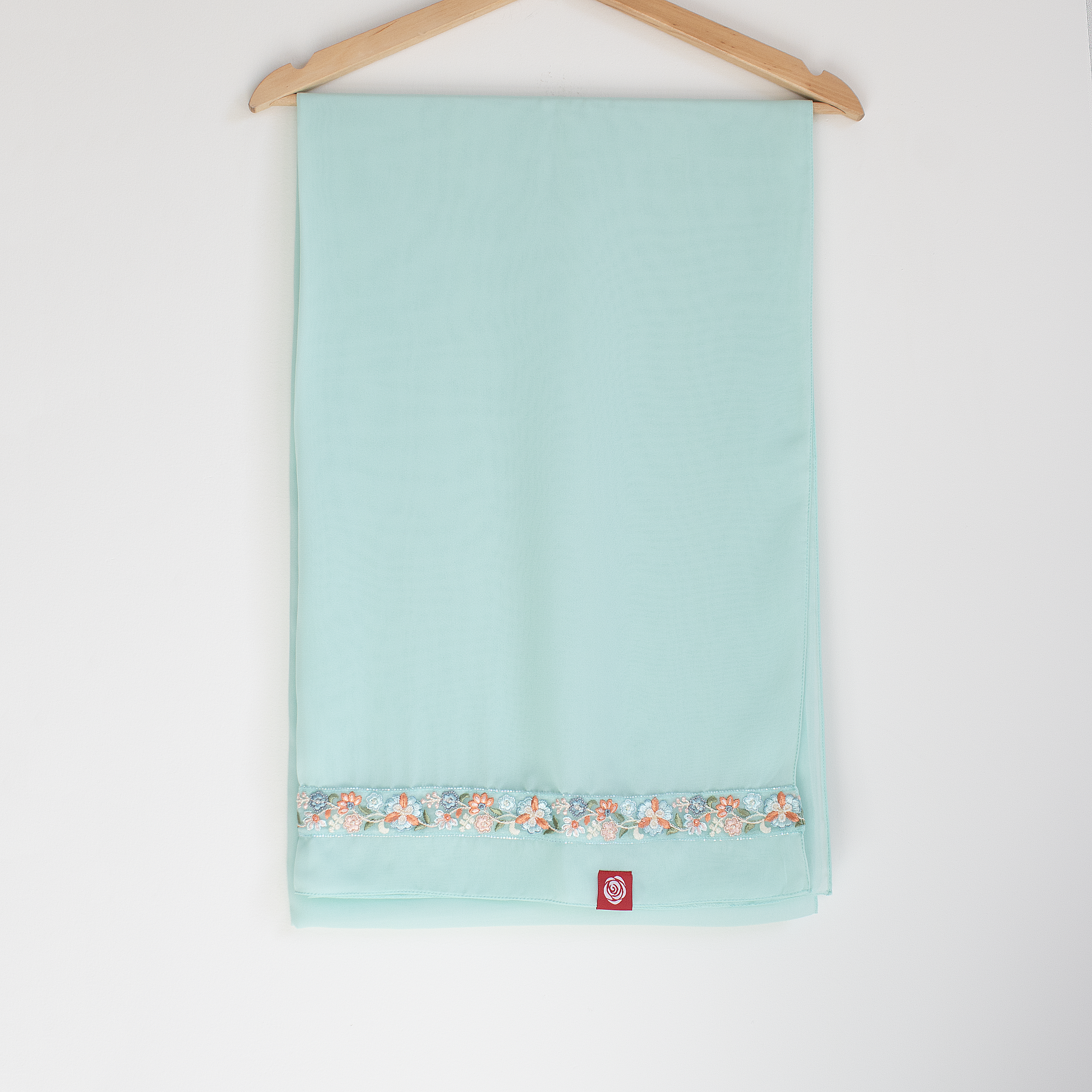 DT-08 شيلة مطرزة على طرف واحد