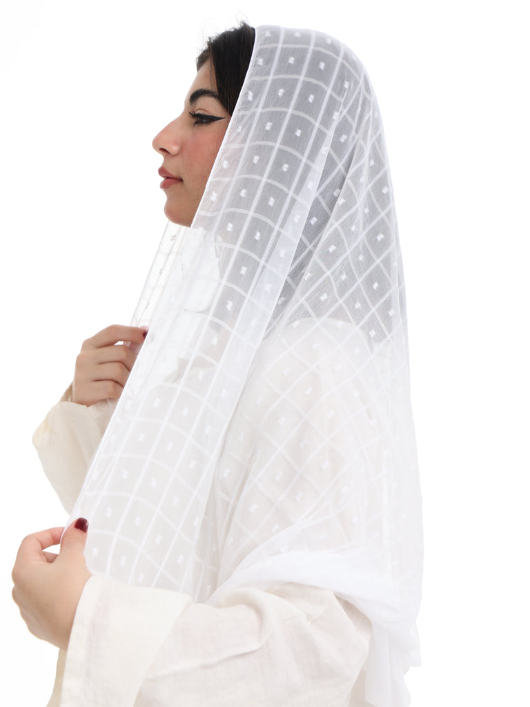 GR01_01 شيله مطرزة بيضاء عريضة