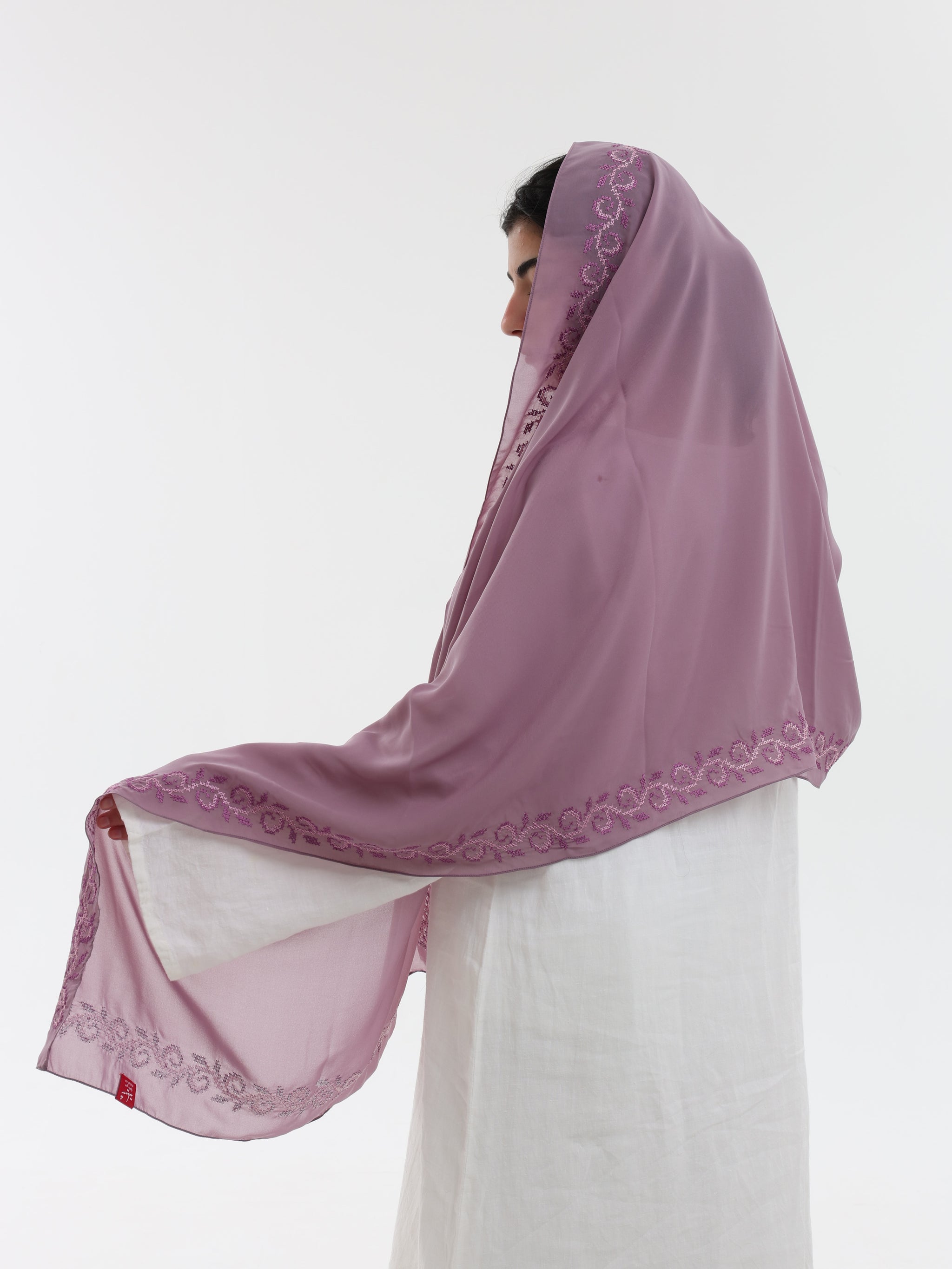 DL1-02 شيل بيت عريضة مطرزة