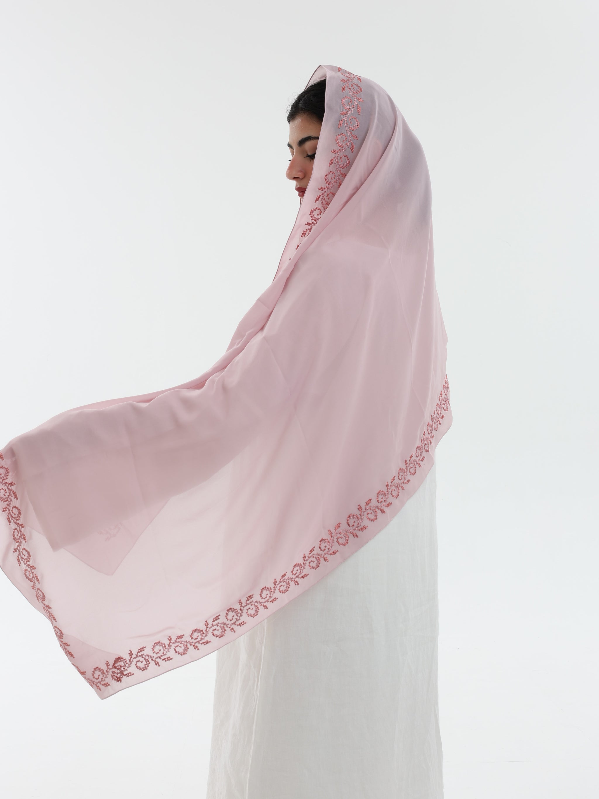 DL1-04 شيل بيت عريضة مطرزة