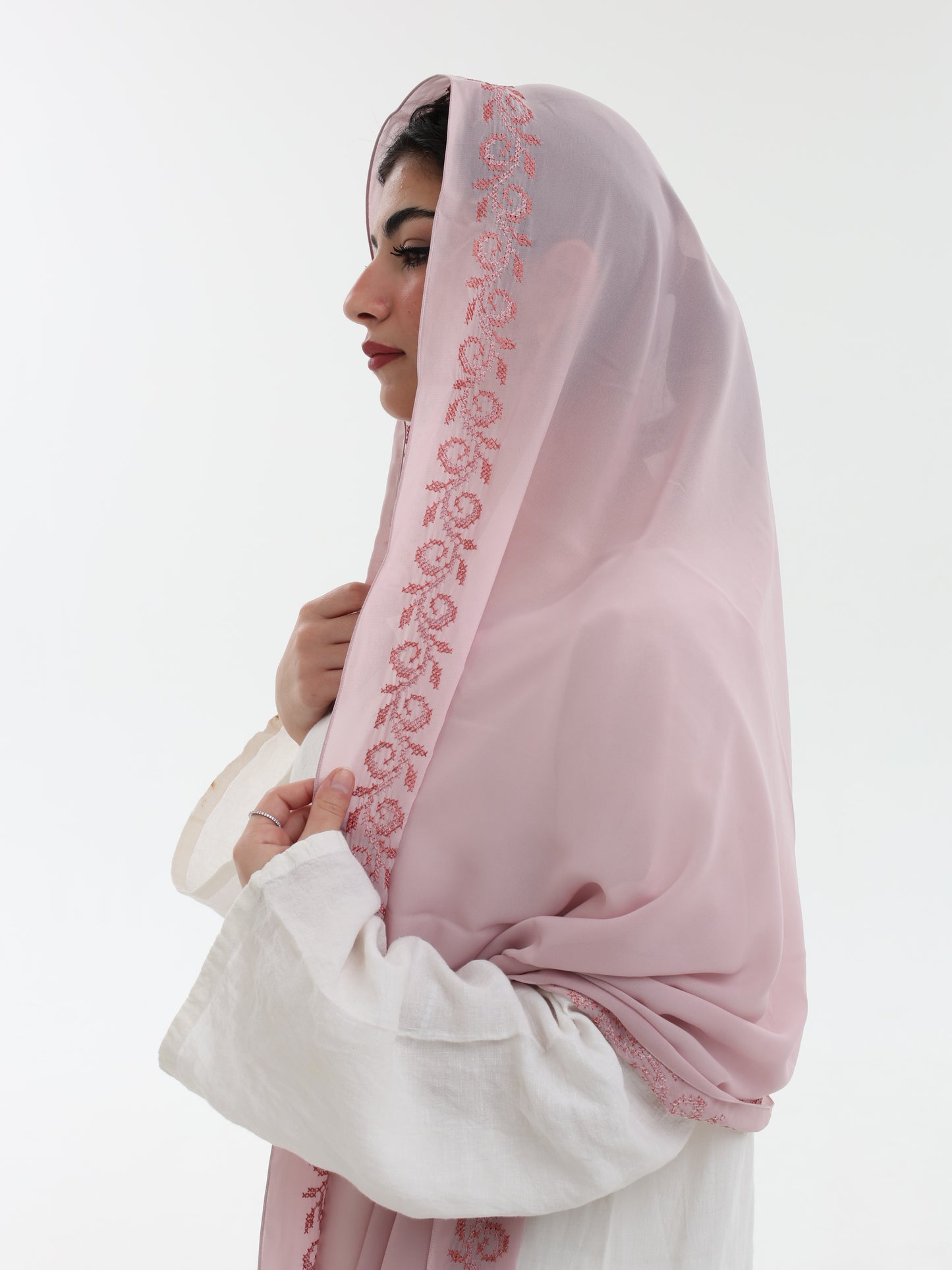 DL1-04 شيل بيت عريضة مطرزة