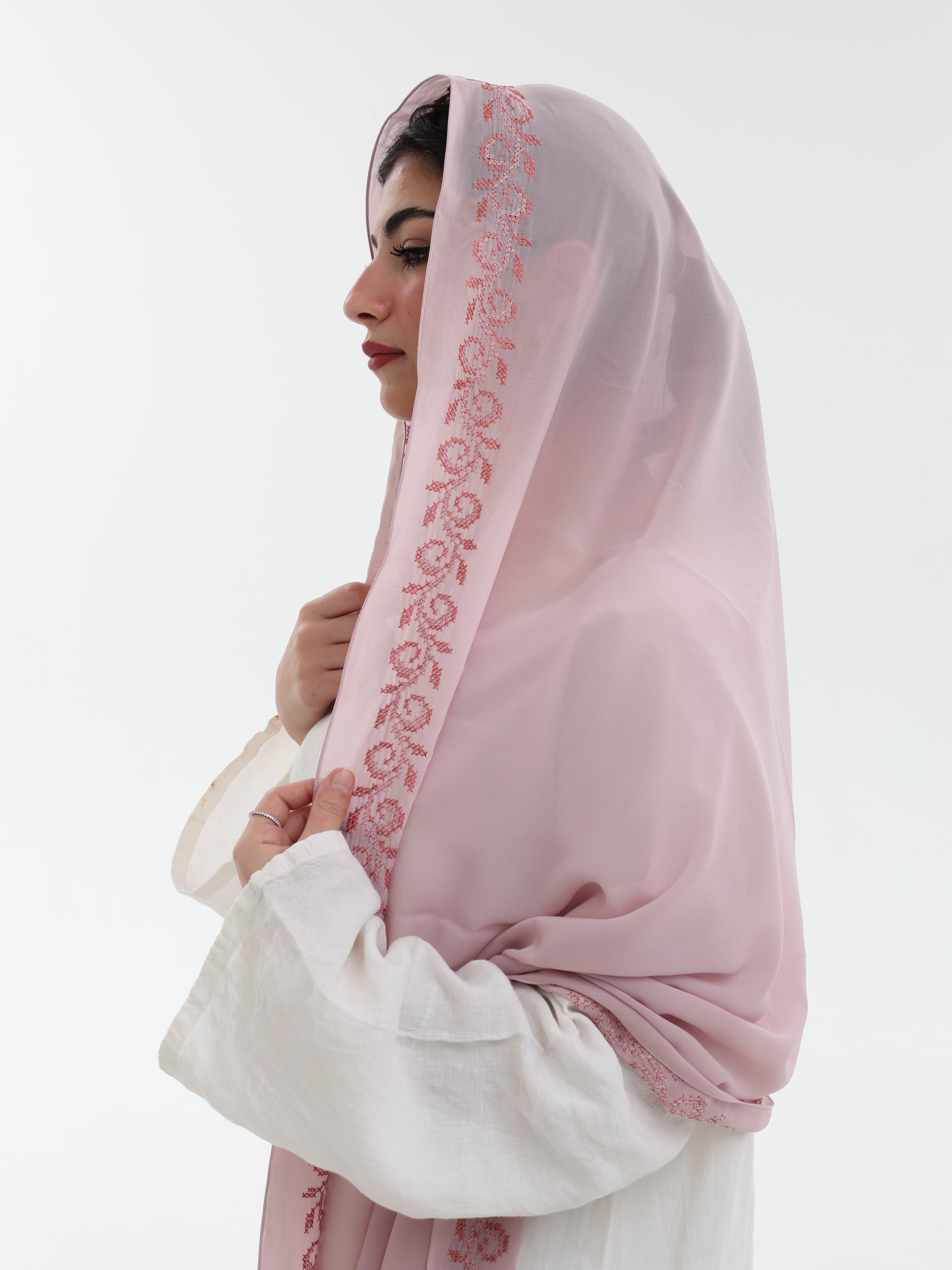 DL1-04 شيل بيت عريضة مطرزة