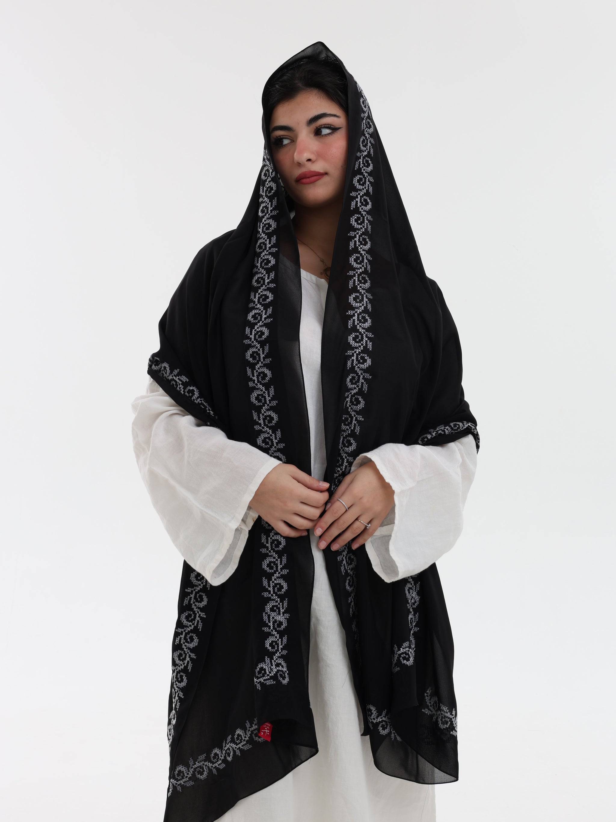 DL1-07 شيل بيت عريضة مطرزة