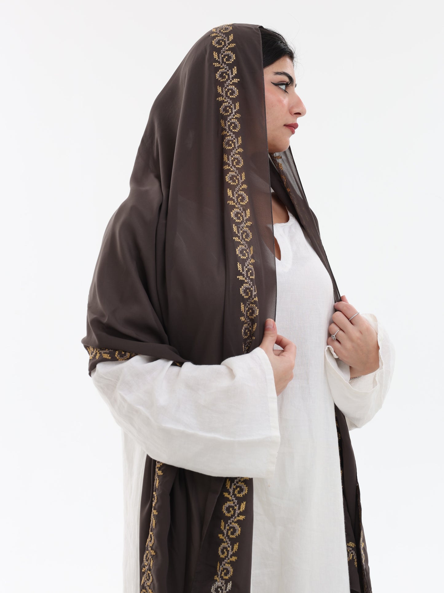 DL1-09 شيل بيت عريضة مطرزة