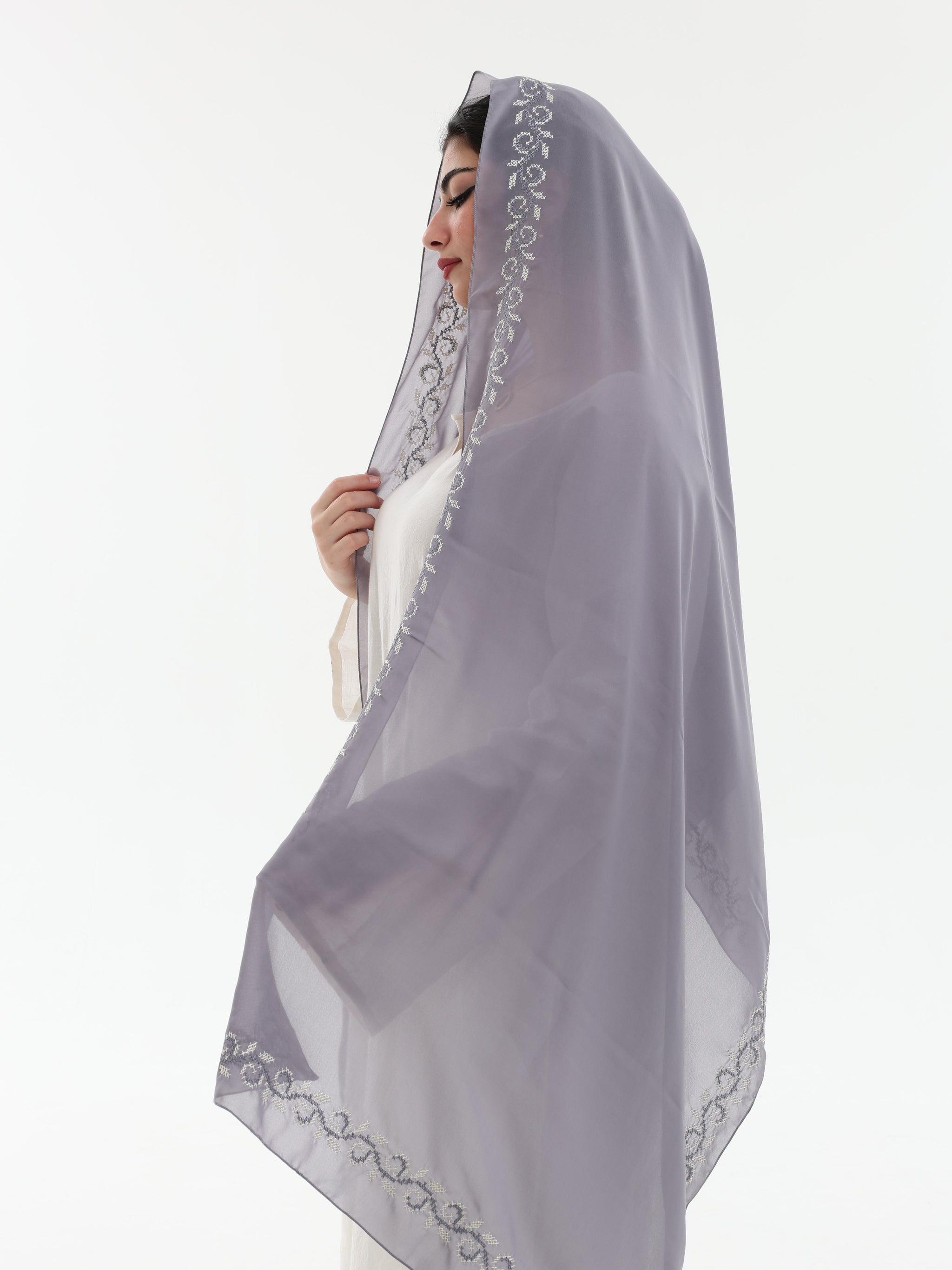 DL1-12 شيل بيت عريضة مطرزة