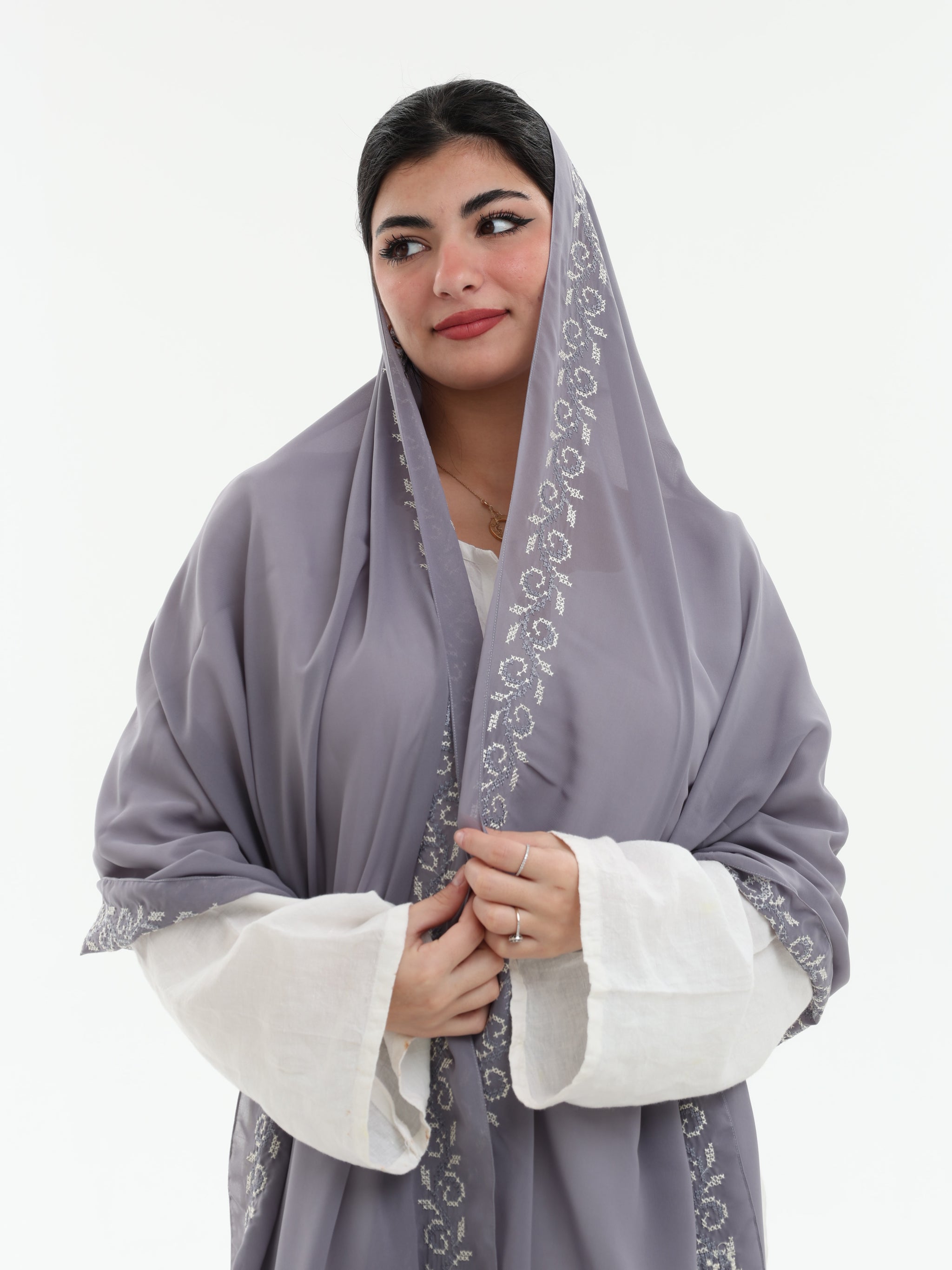 DL1-12 شيل بيت عريضة مطرزة