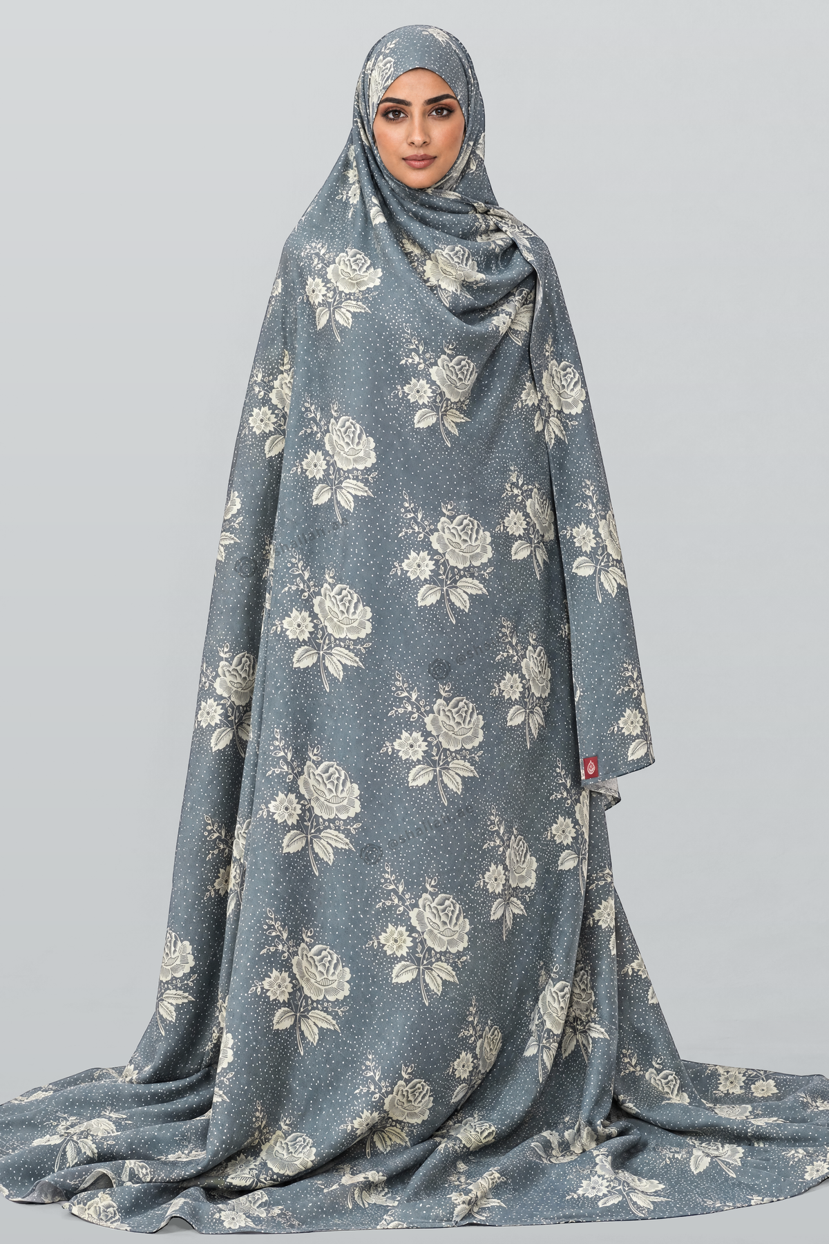 AI-MODEL-RENDER SL-281 — صورة توضيحية للشكل عند اللبس