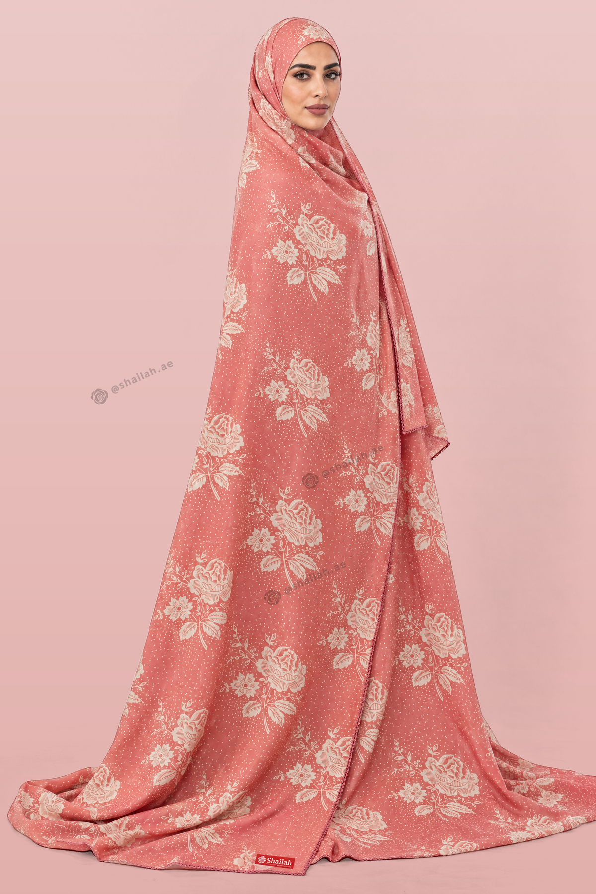 AI-MODEL-RENDER SL-282 — صورة توضيحية للشكل عند اللبس