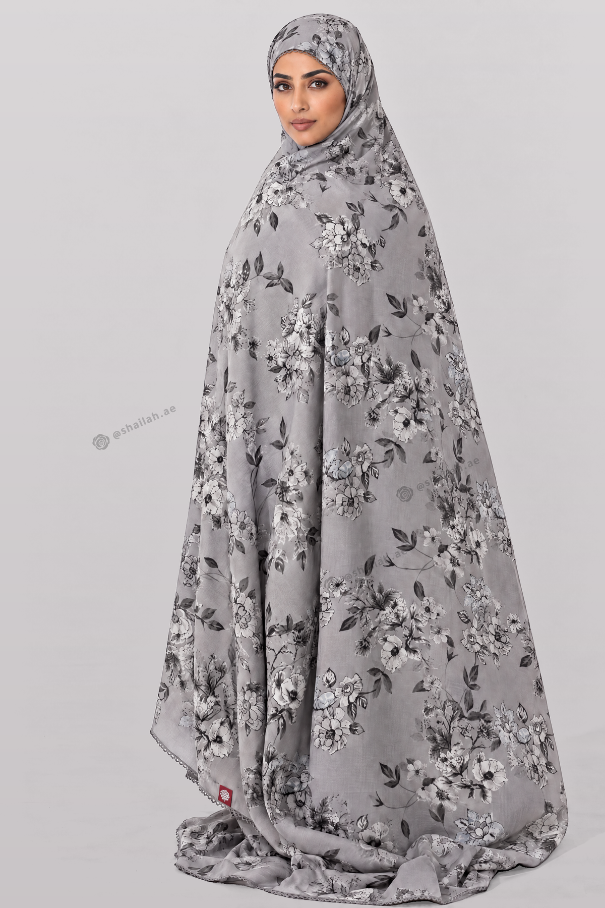 AI-MODEL-RENDER SL-284 — صورة توضيحية للشكل عند اللبس