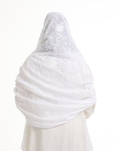 TR1_03 شيله مطرزة بيضاء عريضة