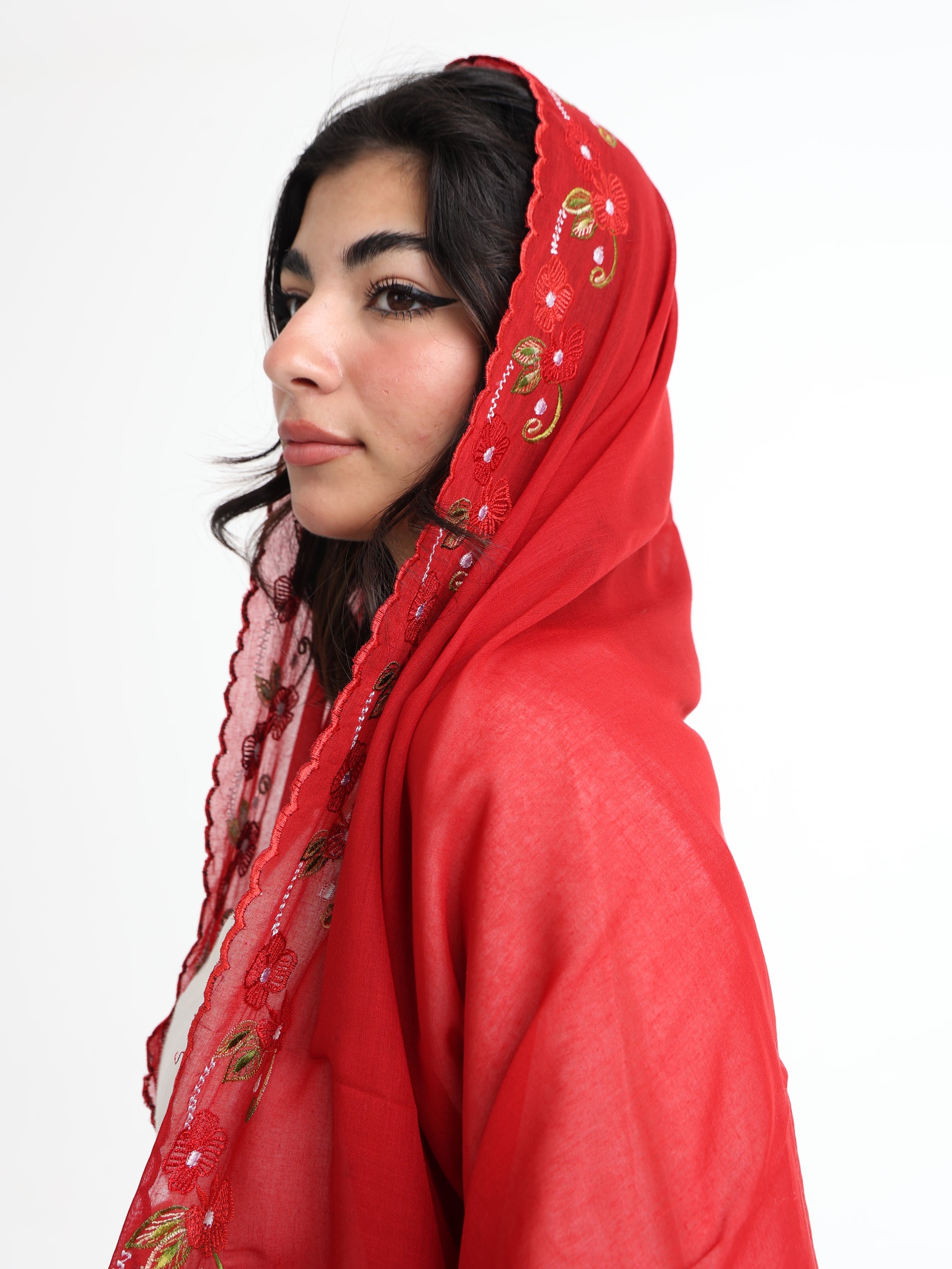 BD3-13 شيله مطرزة حمراء عريضة