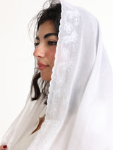 BD3-07 شيله مطرزة بيضاء عريضة