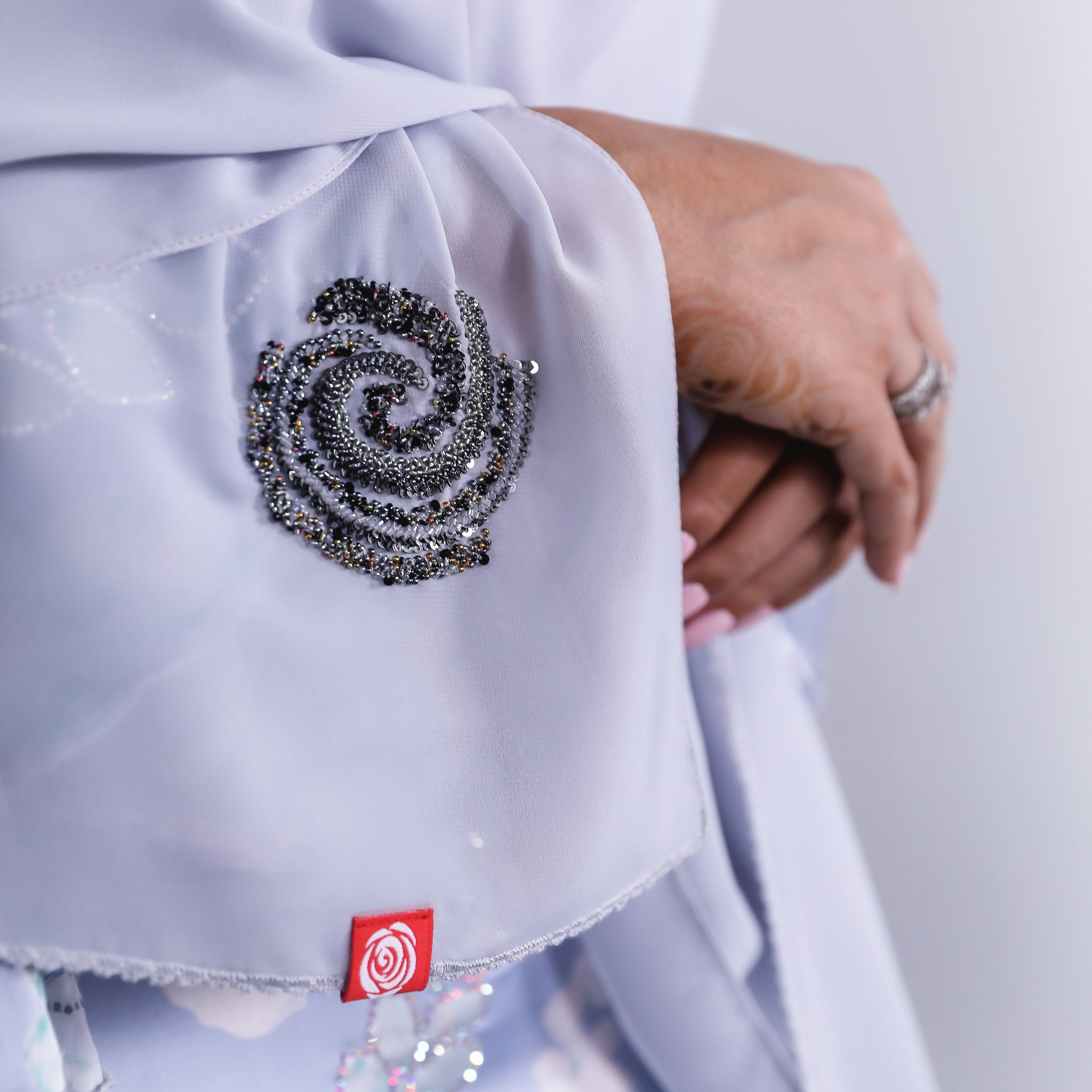 SHQ-03 شيلة حور