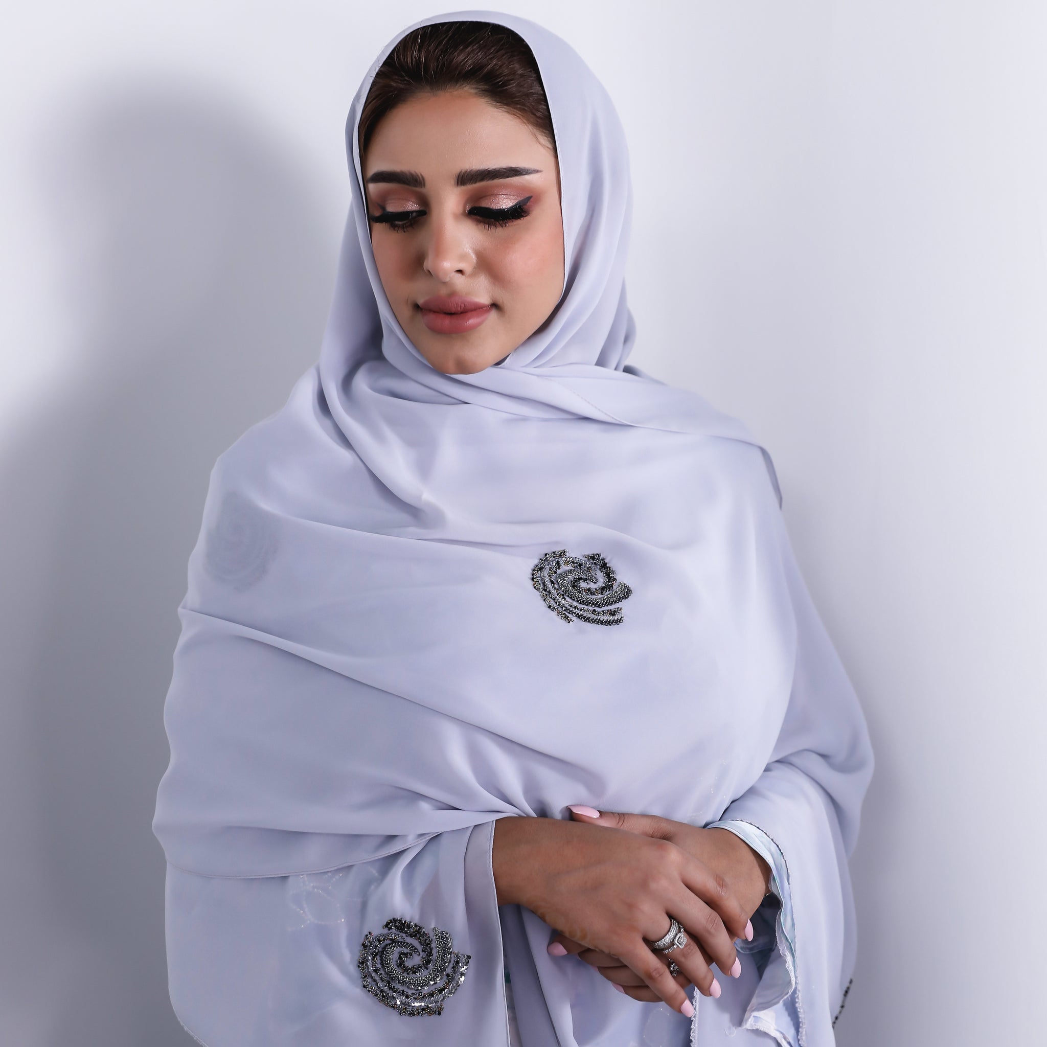 SHQ-03 شيلة حور