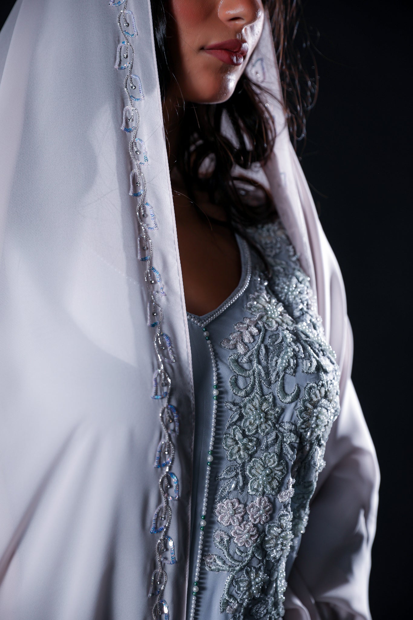 MN1-01 شيلة منيرة رصاصية