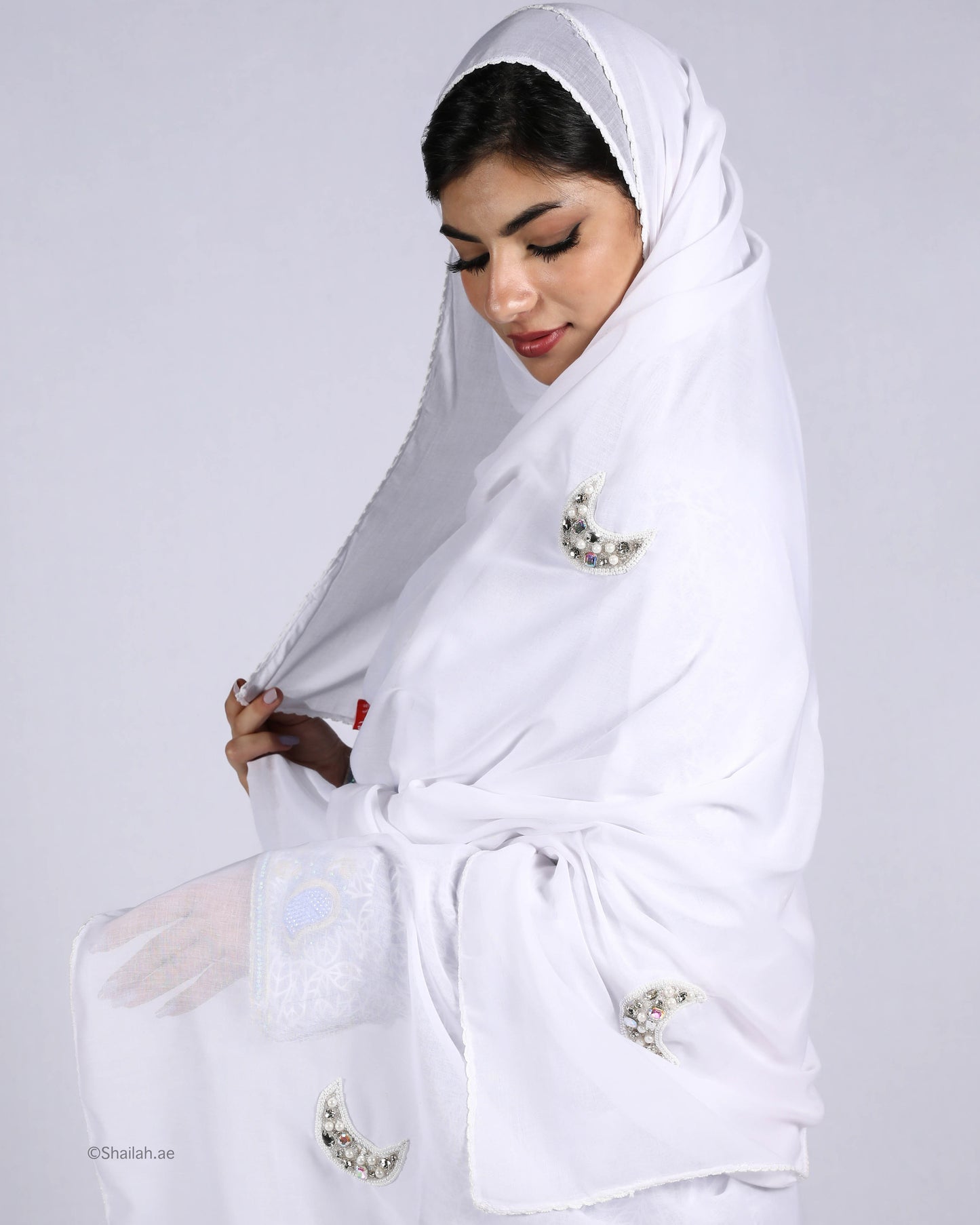 DK2-12 Scattered Beads Home Hijab — White