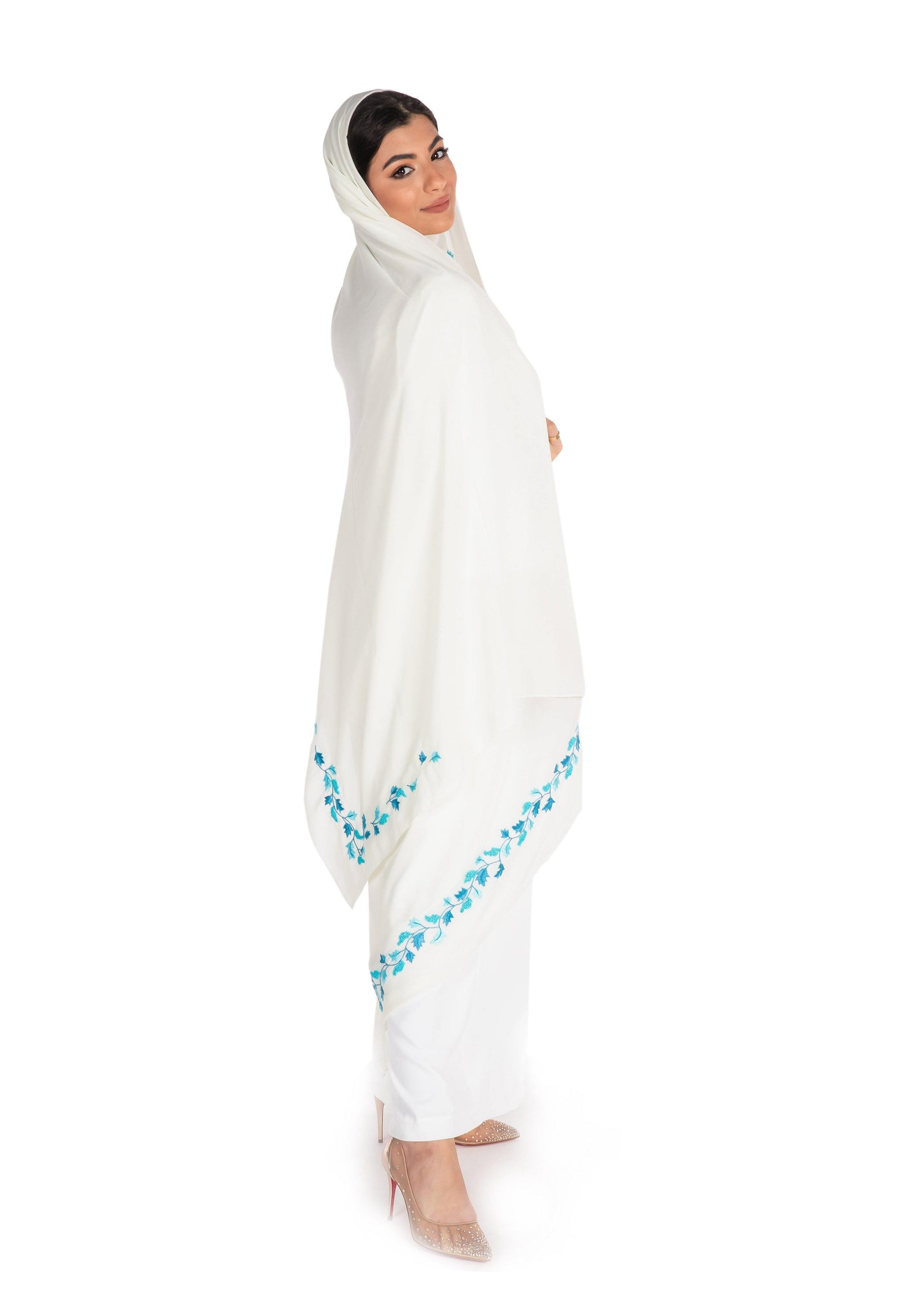 LF1-01  شيلة الباهية اوف وايت - Shailah.ae شيلة