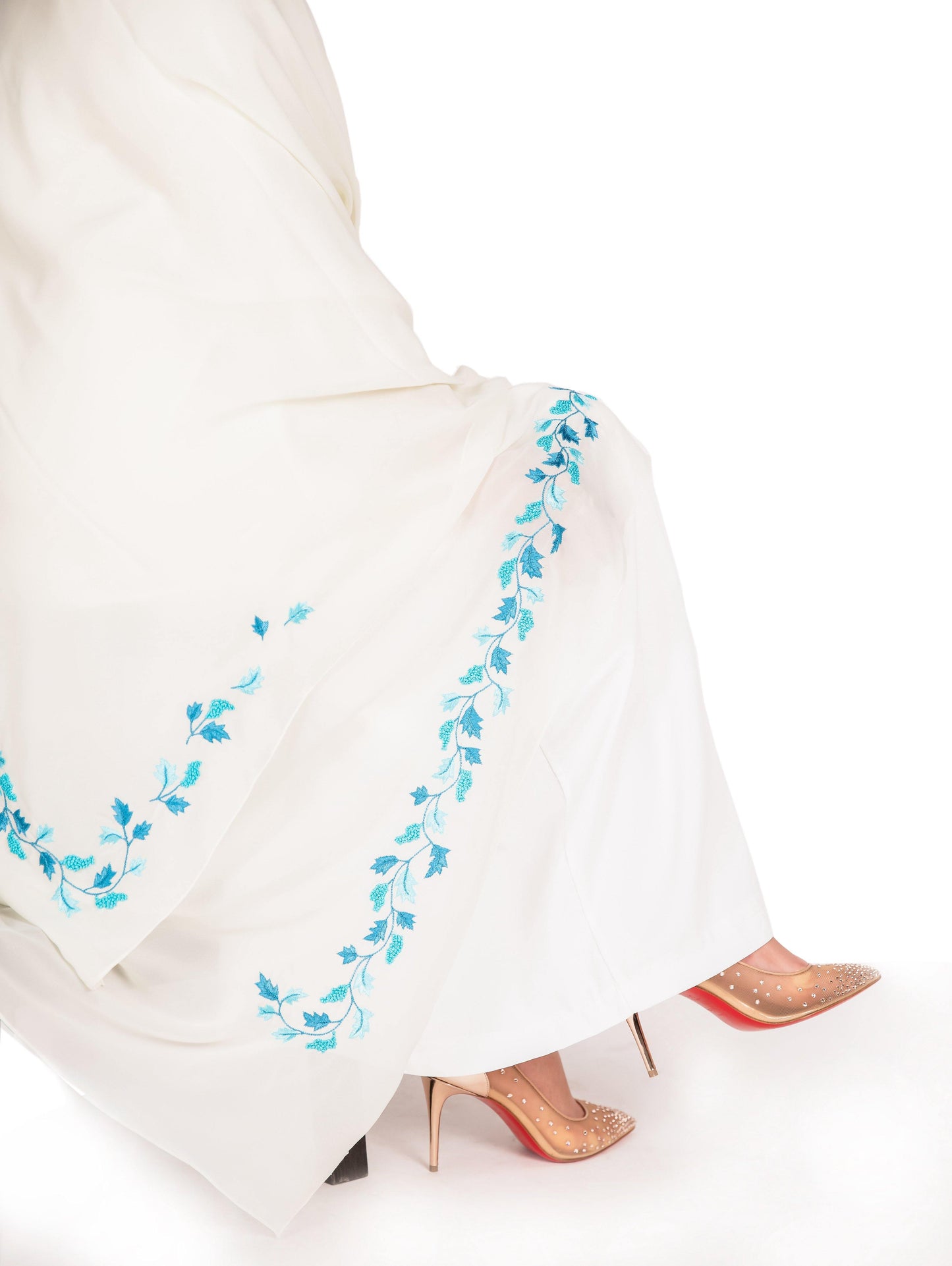 LF1-01  شيلة الباهية اوف وايت - Shailah.ae شيلة