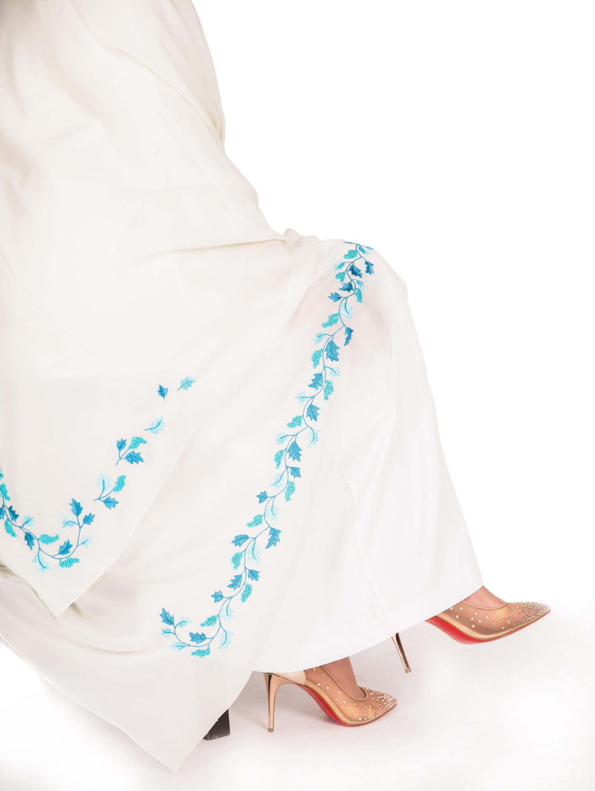 LF1-01  شيلة الباهية اوف وايت - Shailah.ae شيلة