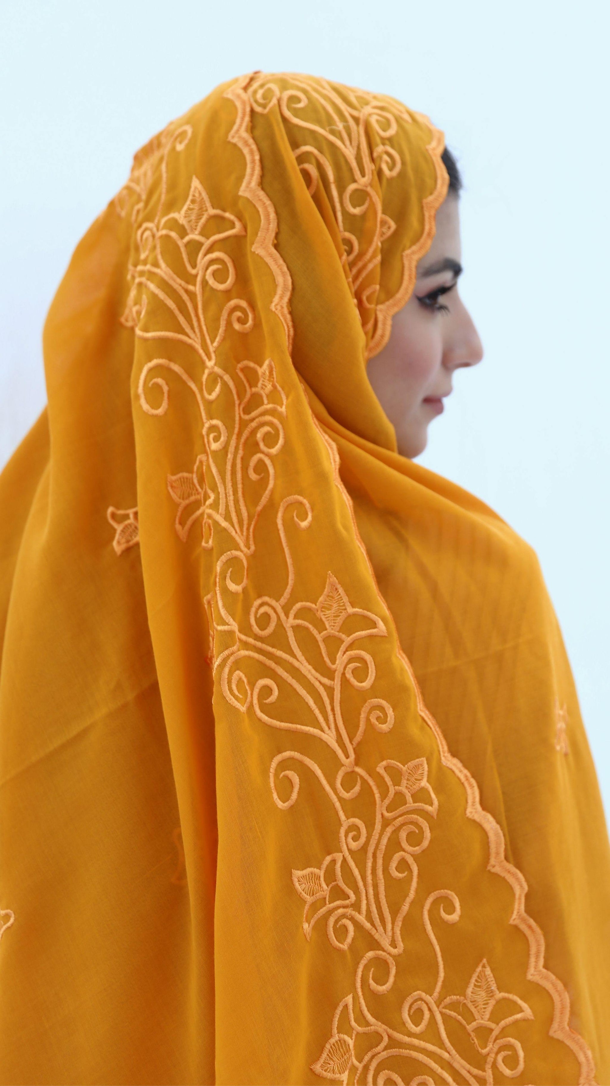 CB1-06 شيلة مطرزة كاري - Shailah.ae شيلة