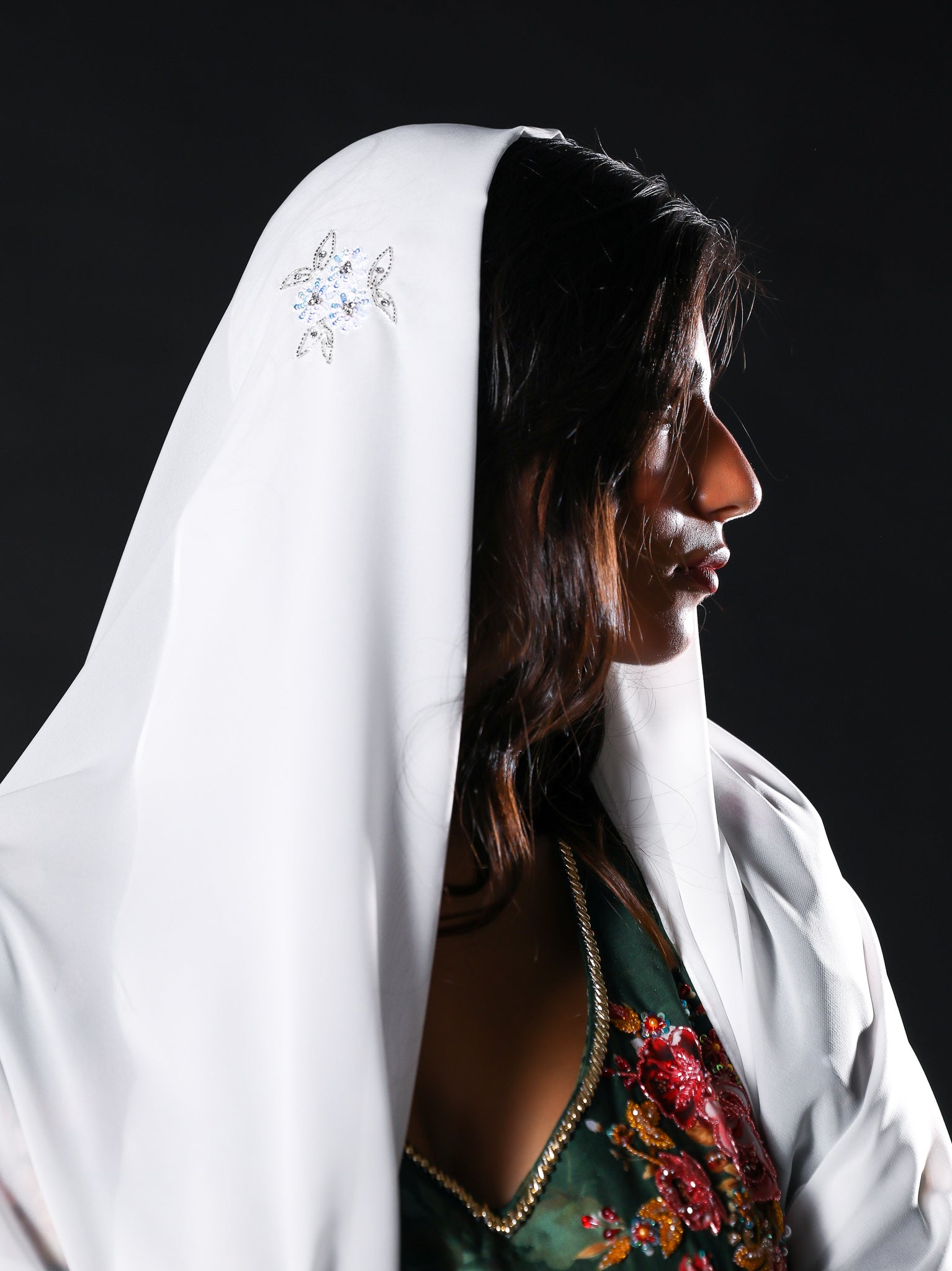 LR-04 شيلة لورا منثرات بيضة