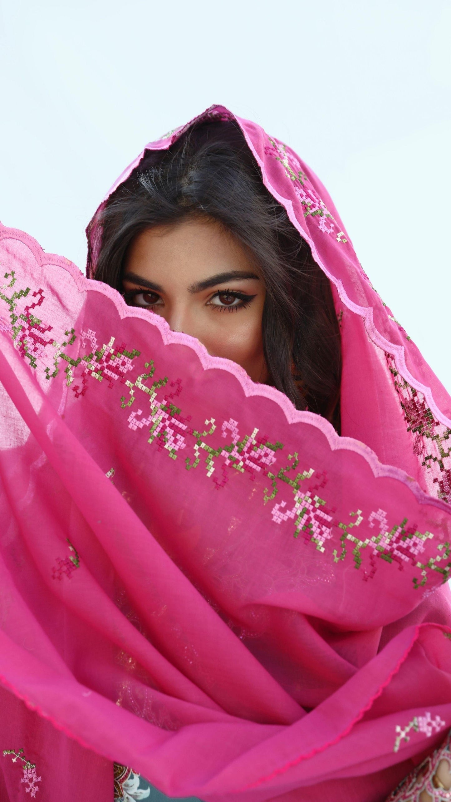 NC1-09 شيلة مطرزة ورد جهنمي - Shailah.ae شيلة